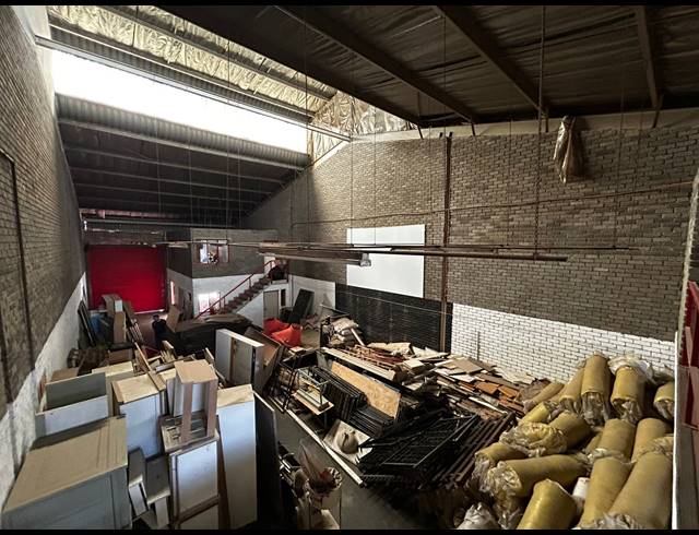 291M² WAREHOUSE TO LET IN KEW